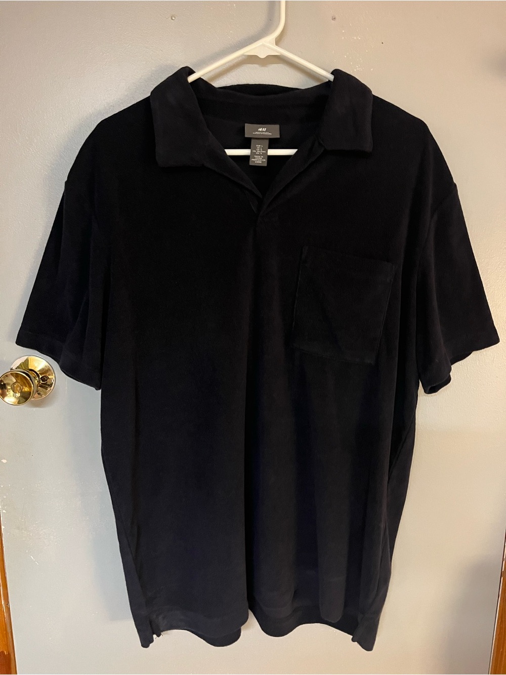 H&M Black Short-Sleeve Polo with Chest Pocket